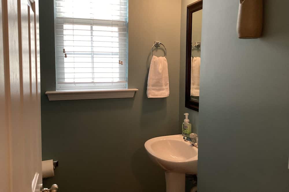 Photo of Bathroom in Lake Carolina