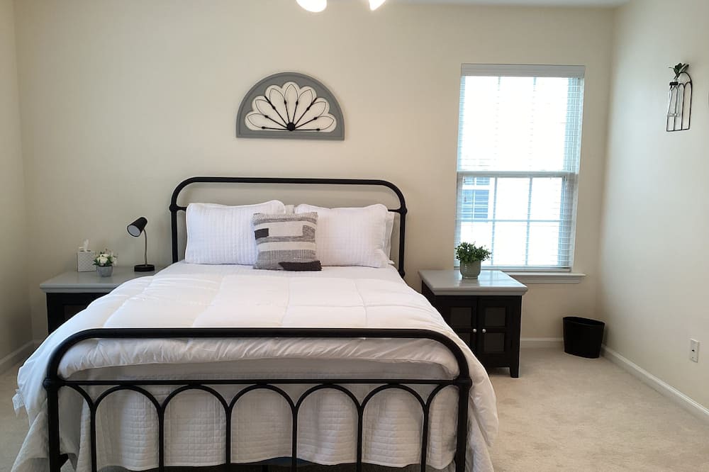 Photo of Bedroom in Lake Carolina