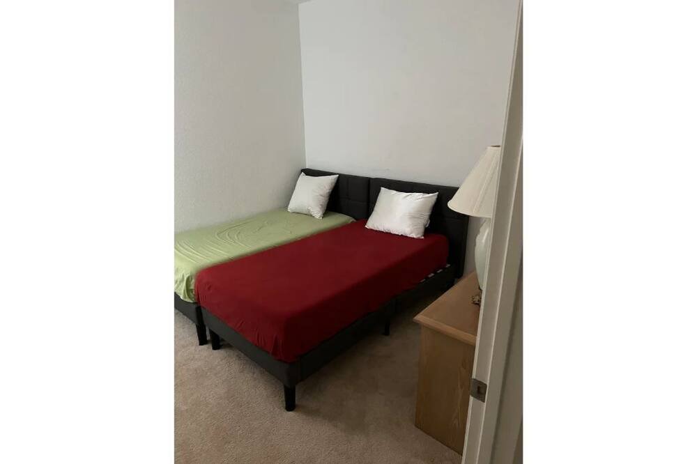 Photo of Bedroom in Lakewood Park