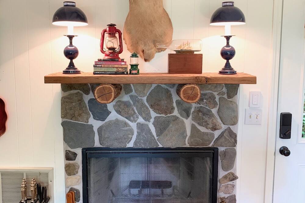 Photo of Livingroom in Cullowhee