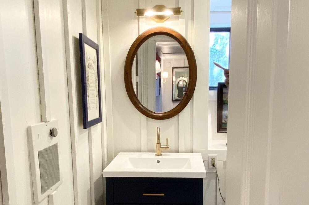 Photo of Bathroom in Cullowhee