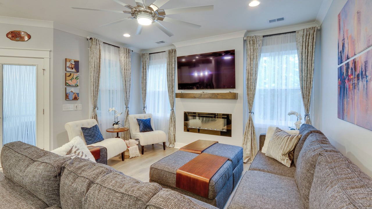 Photo of Livingroom in Spanish Wells