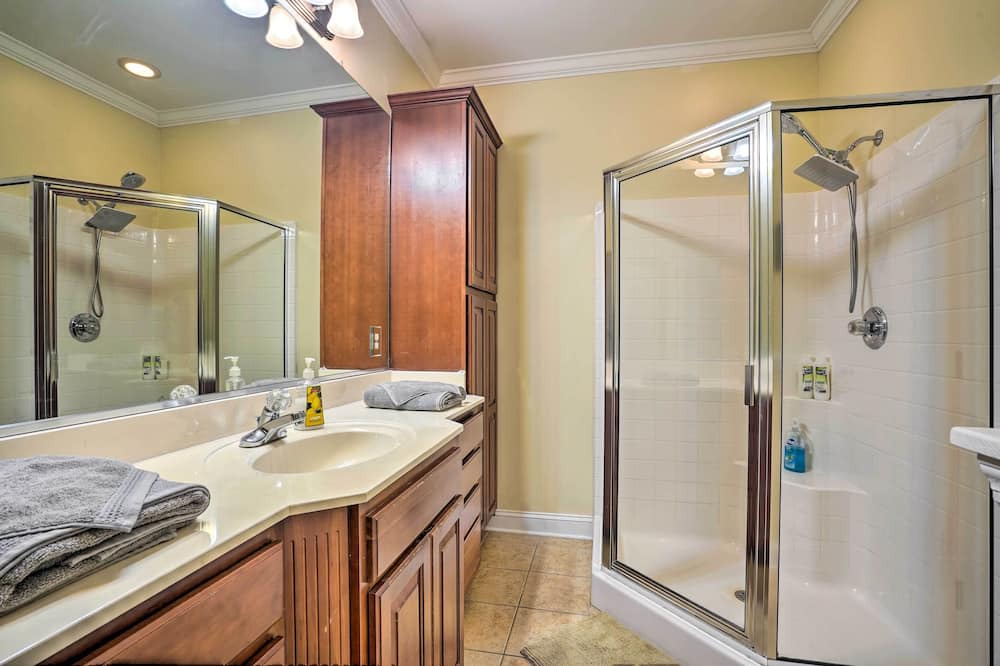 Photo of Bathroom in Lincolnville
