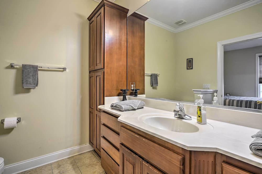 Photo of Bathroom in Lincolnville