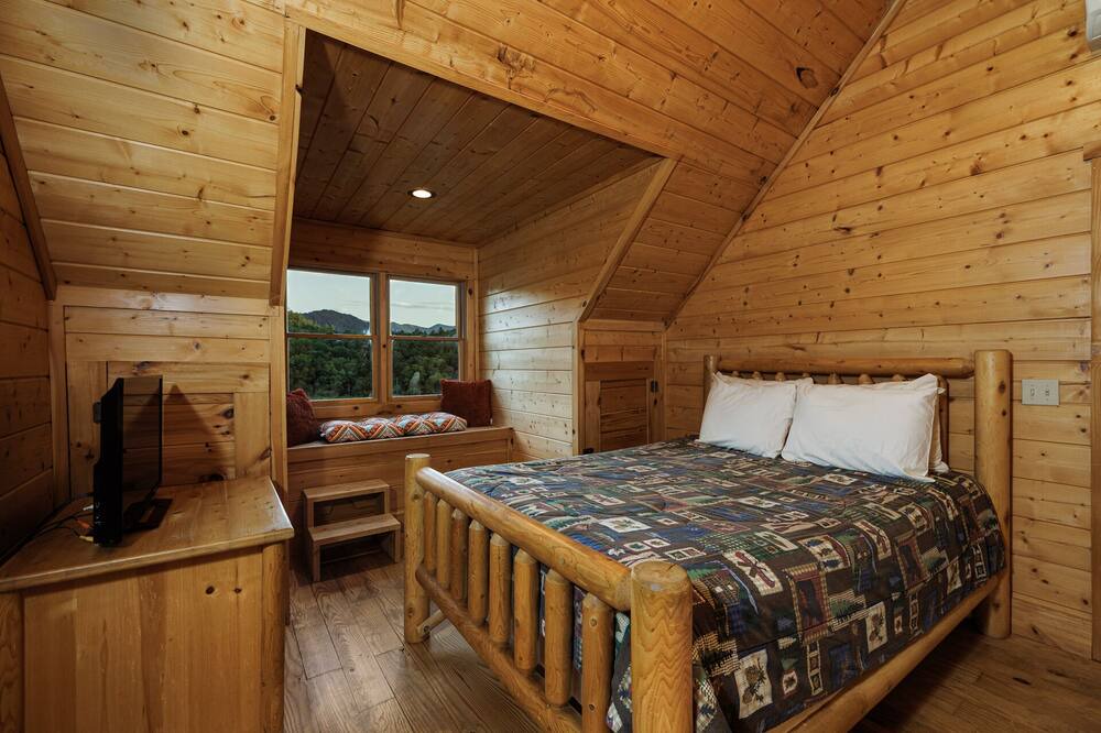 Photo of Bedroom in Fontana Dam
