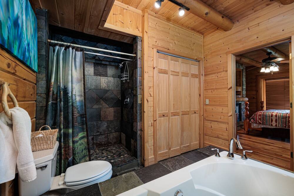 Photo of Bathroom in Fontana Dam