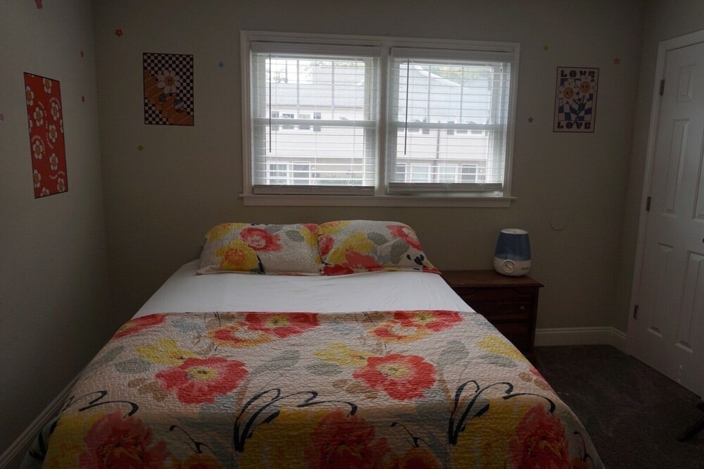 Photo of Bedroom in Villa Heights