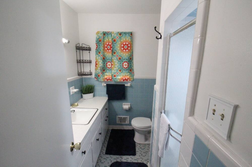 Photo of Bathroom in Gracewood
