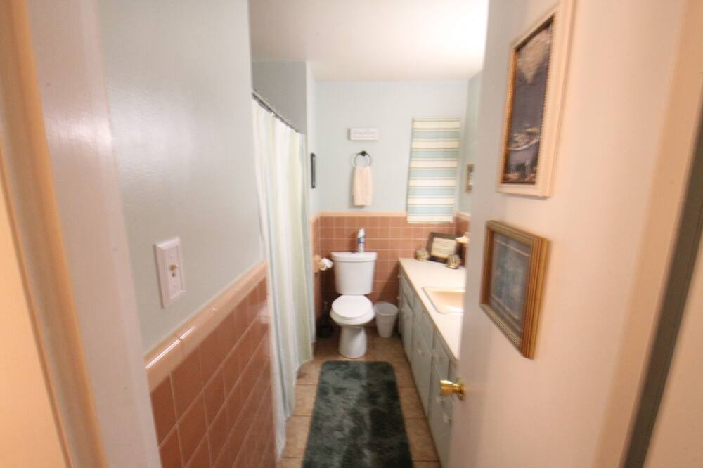 Photo of Bathroom in Gracewood