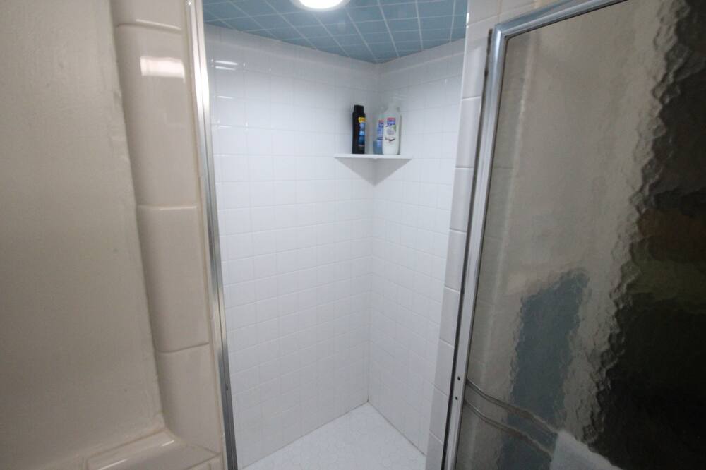 Photo of Bathroom in Gracewood