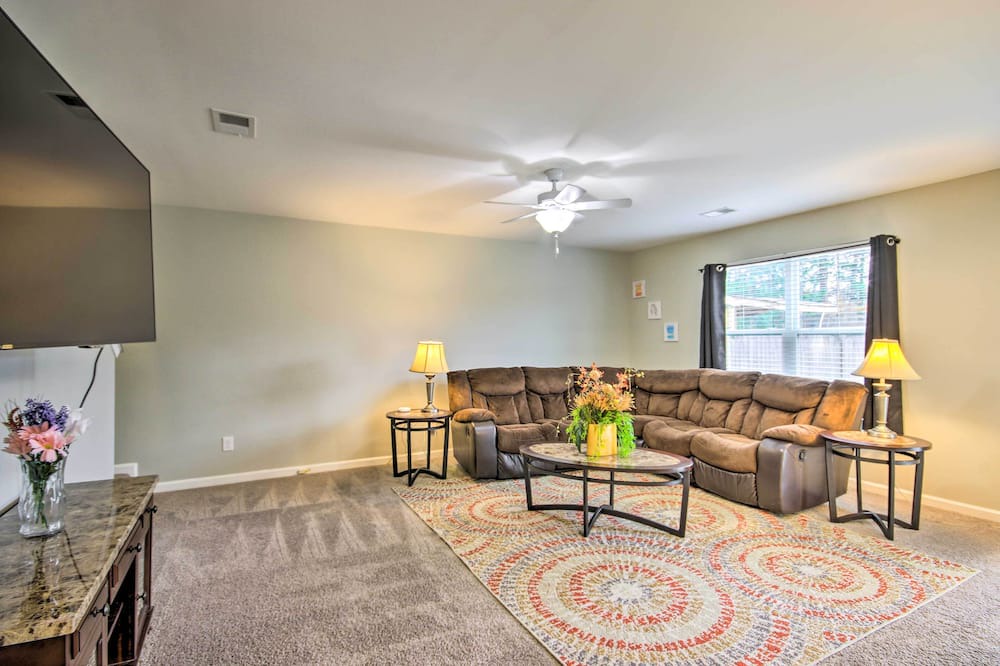Photo of Livingroom in Lexington