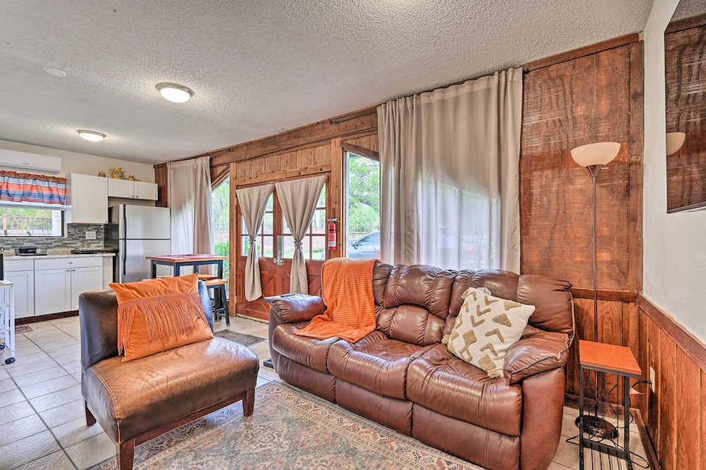Photo of Livingroom in Durant