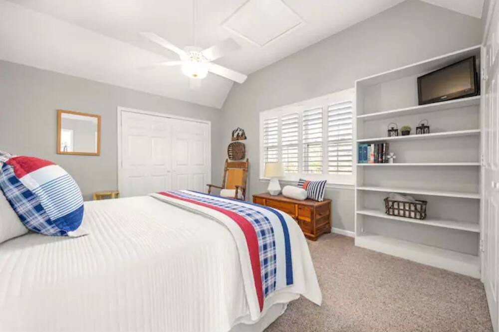 Photo of Bedroom in Mountain Rest