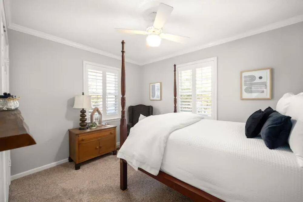 Photo of Bedroom in Mountain Rest