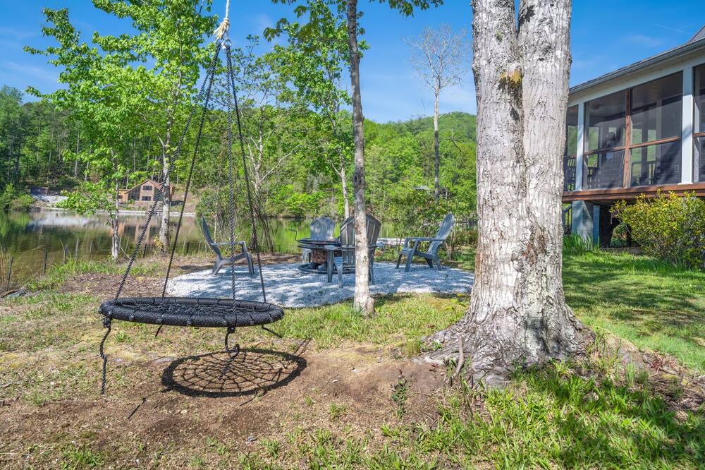 Photo of Outdoor in Mountain Rest
