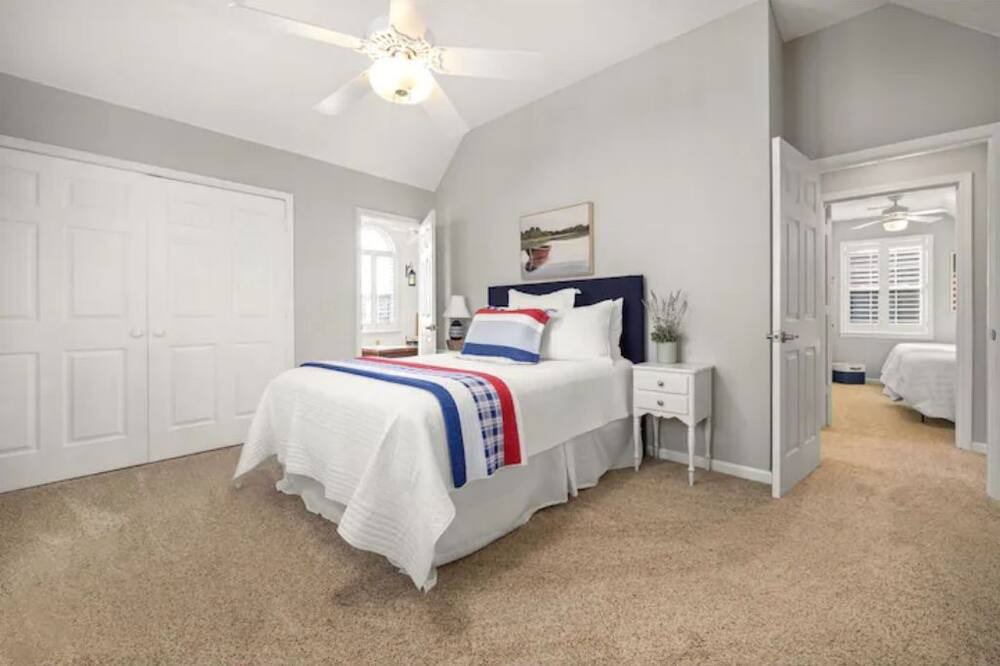 Photo of Bedroom in Mountain Rest