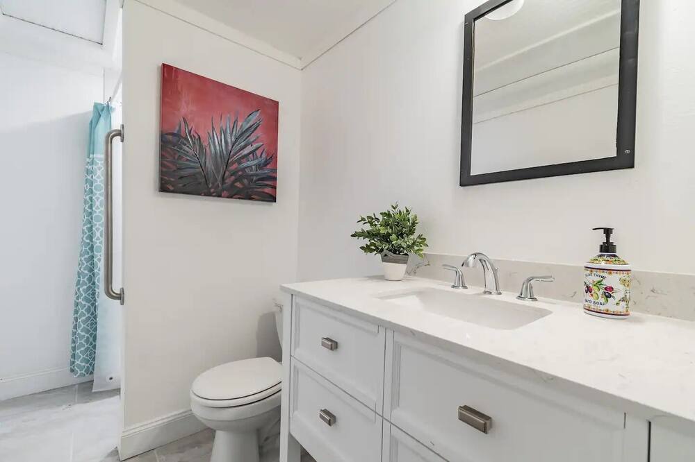 Photo of Bathroom in Riviera Bay