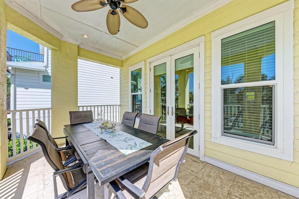 Photo of Patio Balcony in Whitney Beach