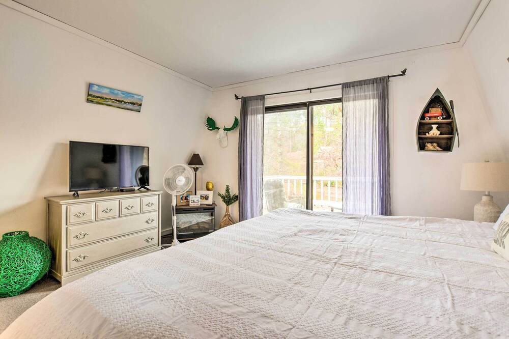 Photo of Bedroom in Tamassee