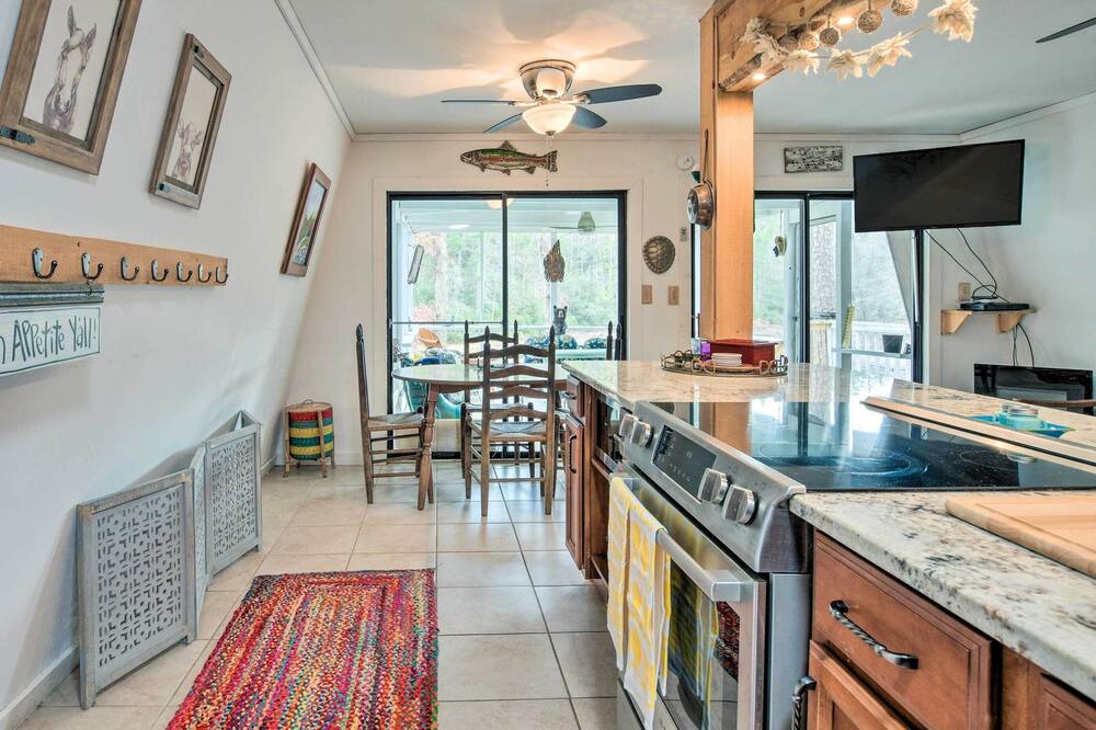 Photo of Kitchen in Tamassee