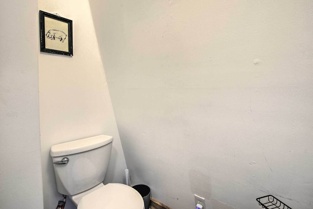 Photo of Bathroom in Tamassee