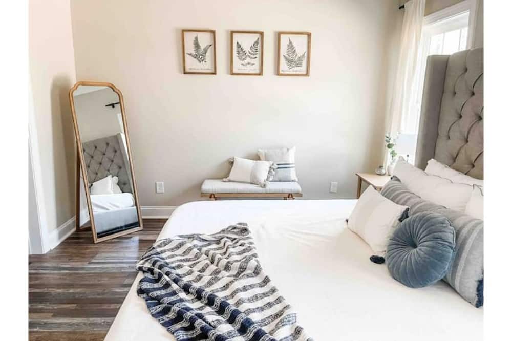 Photo of Bedroom in Pembroke