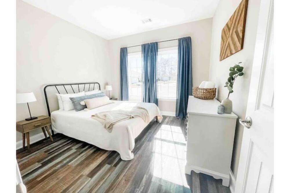 Photo of Bedroom in Pembroke