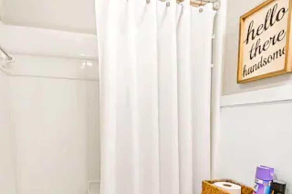 Photo of Bathroom in Winder