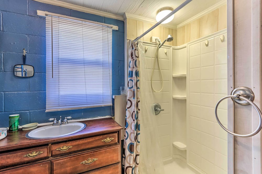 Photo of Bathroom in Pineland