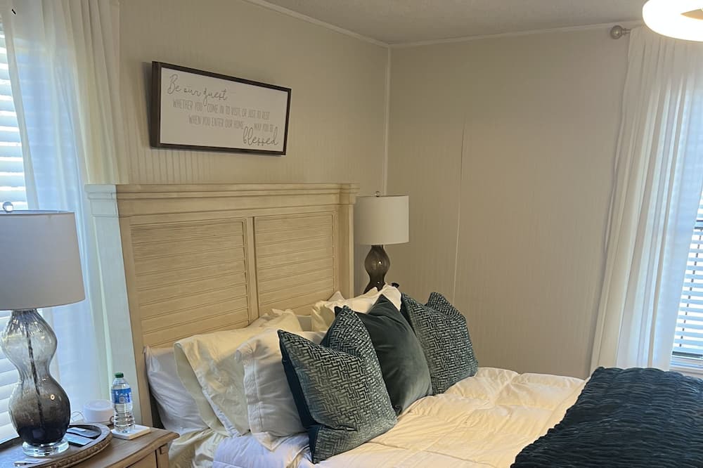 Photo of Bedroom in Cecil