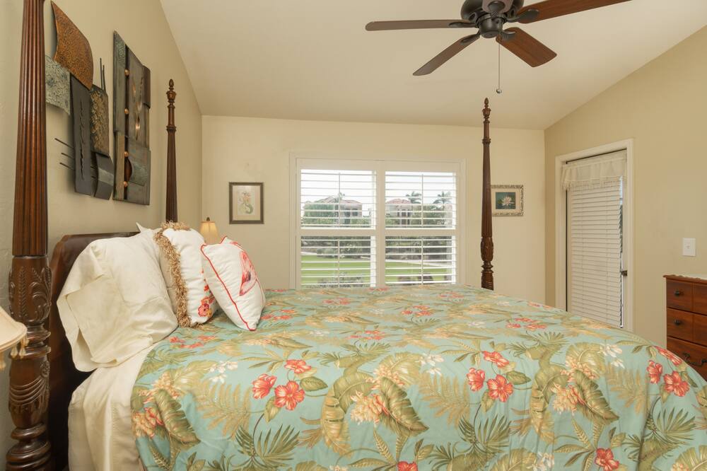 Photo of Bedroom in Hammock Bay