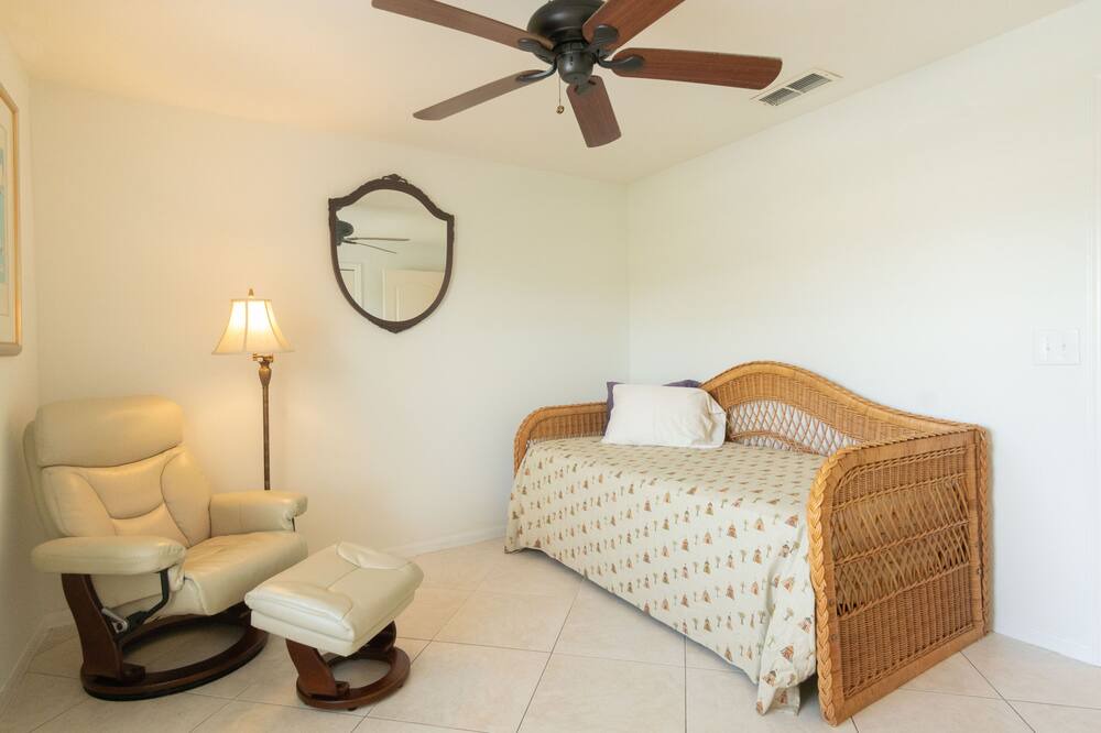 Photo of Bedroom in Hammock Bay