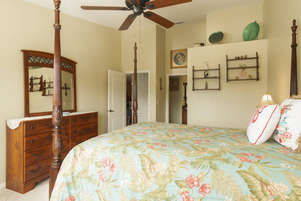 Photo of Bedroom in Hammock Bay