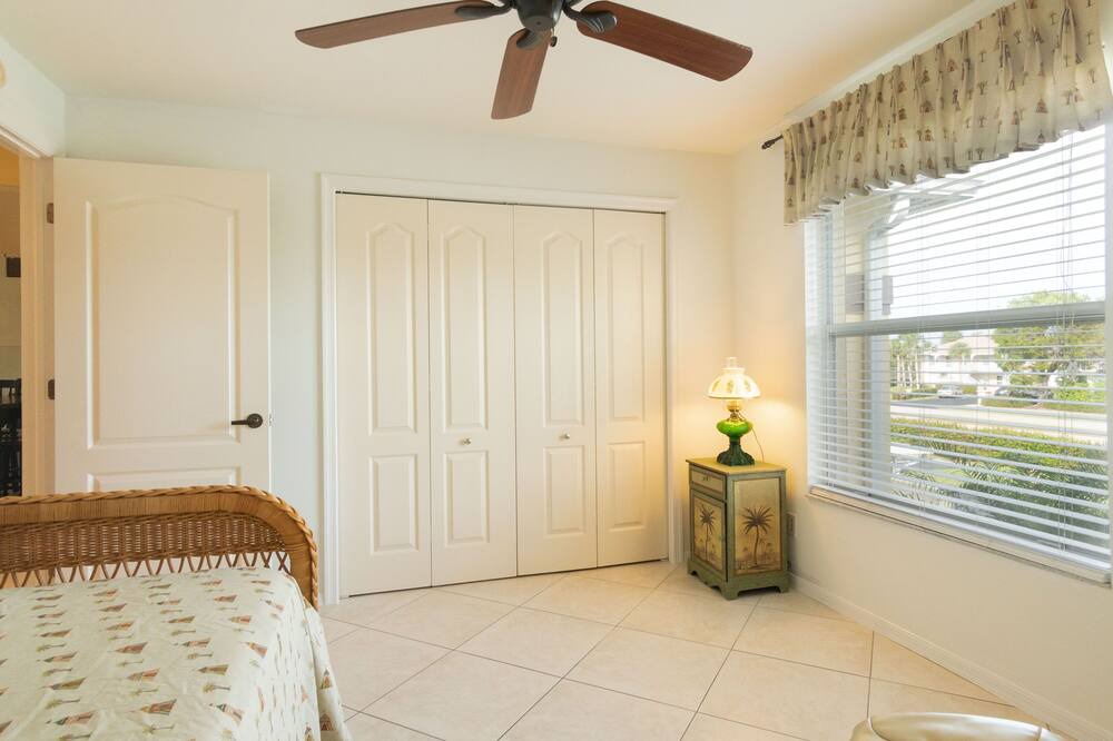 Photo of Bedroom in Hammock Bay