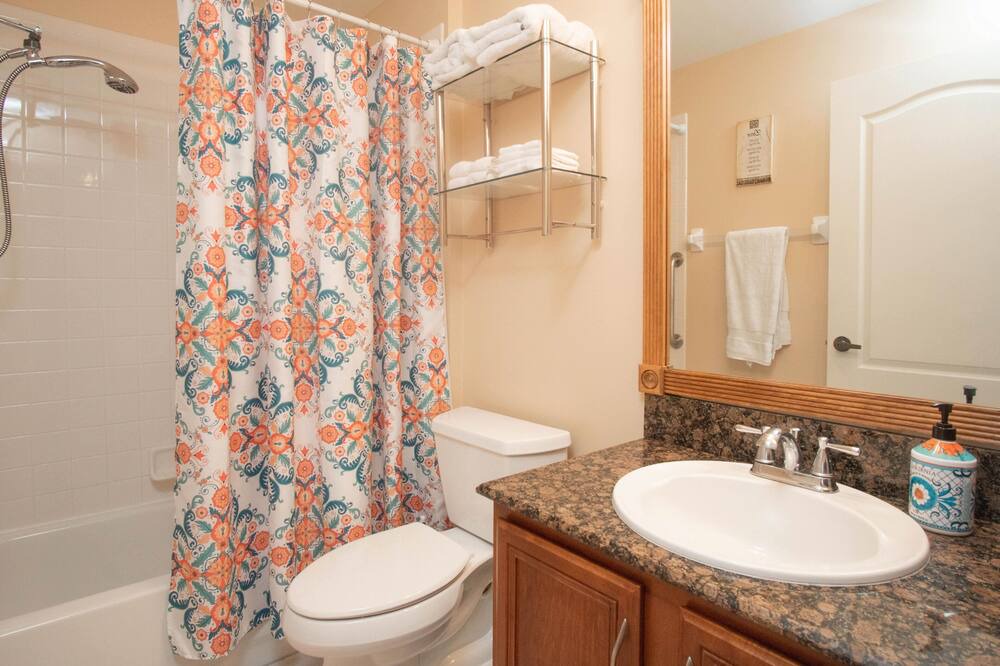 Photo of Bathroom in Hammock Bay