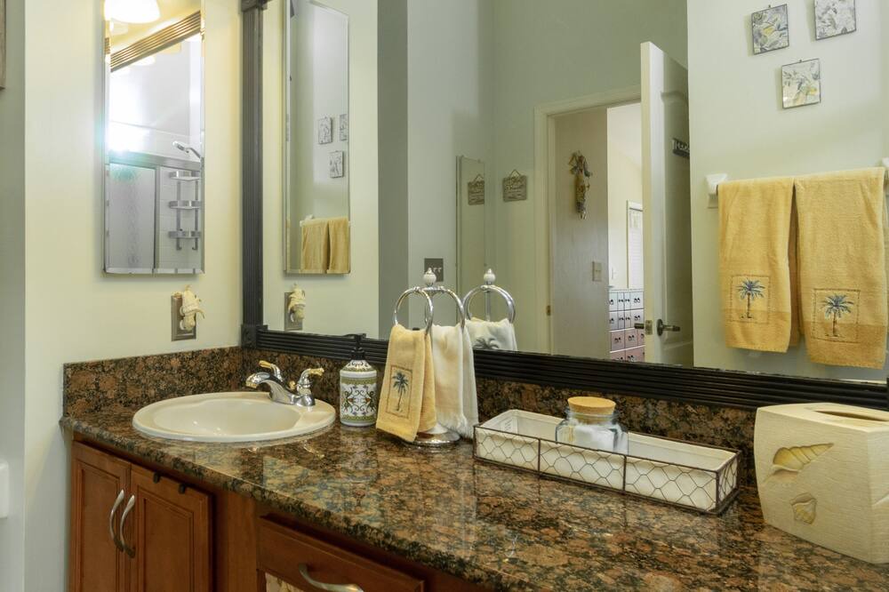Photo of Bathroom in Hammock Bay