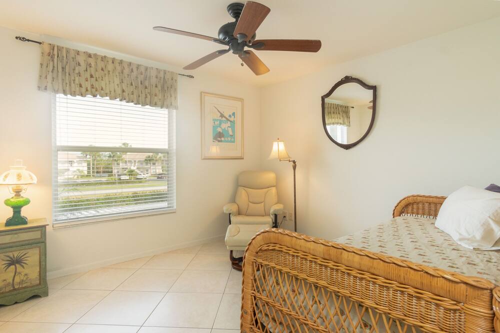 Photo of Bedroom in Hammock Bay