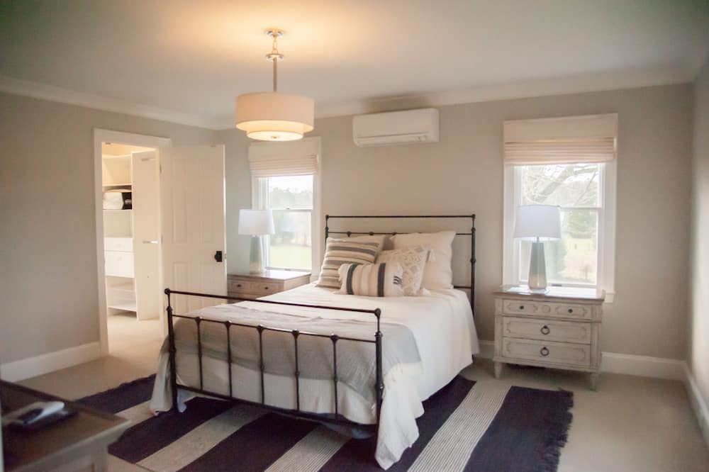 Photo of Bedroom in Burnsville