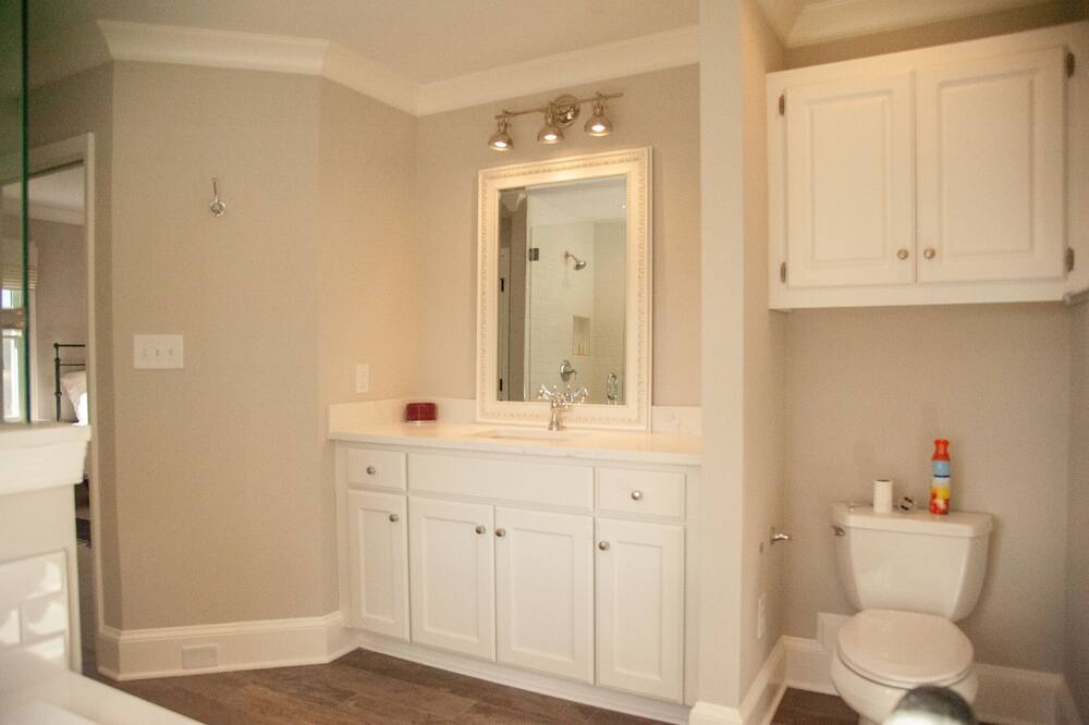Photo of Bathroom in Burnsville