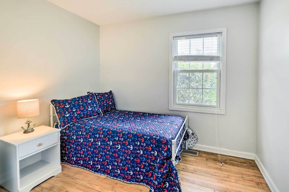 Photo of Bedroom in Cape Carteret