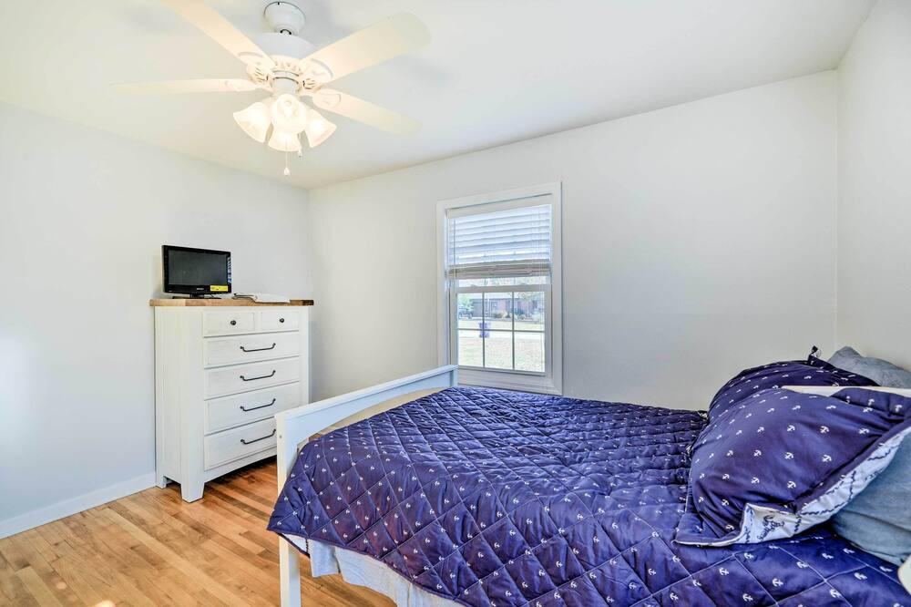 Photo of Bedroom in Cape Carteret