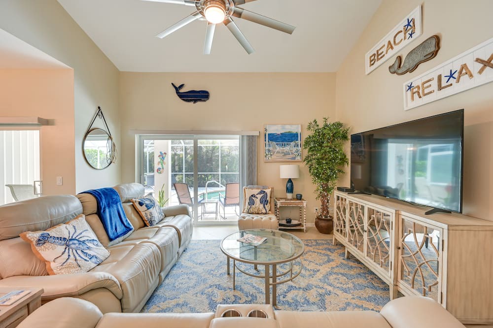 Photo of Livingroom in Falcons Glen