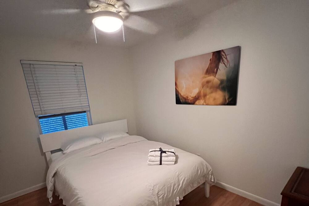 Photo of Bedroom in New Melbourne Beach