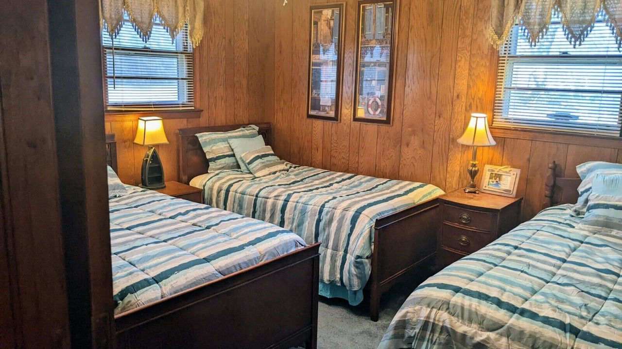 Photo of Bedroom in Centerville