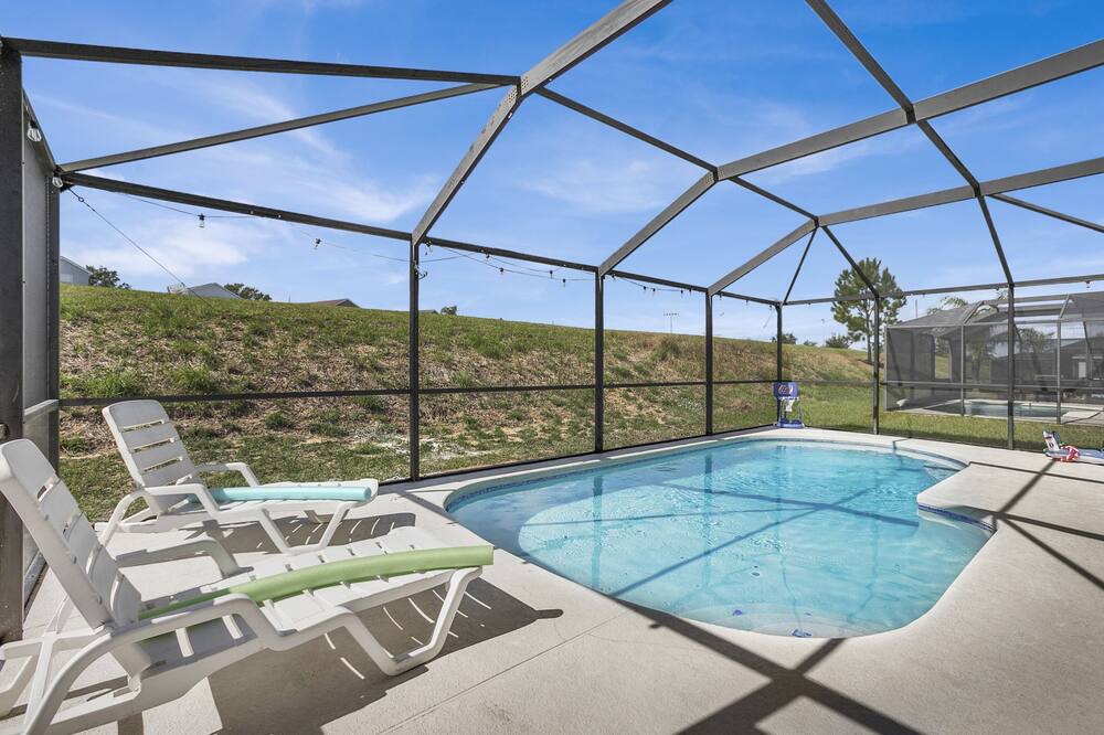 Photo of Outdoor in Hillcrest Estates