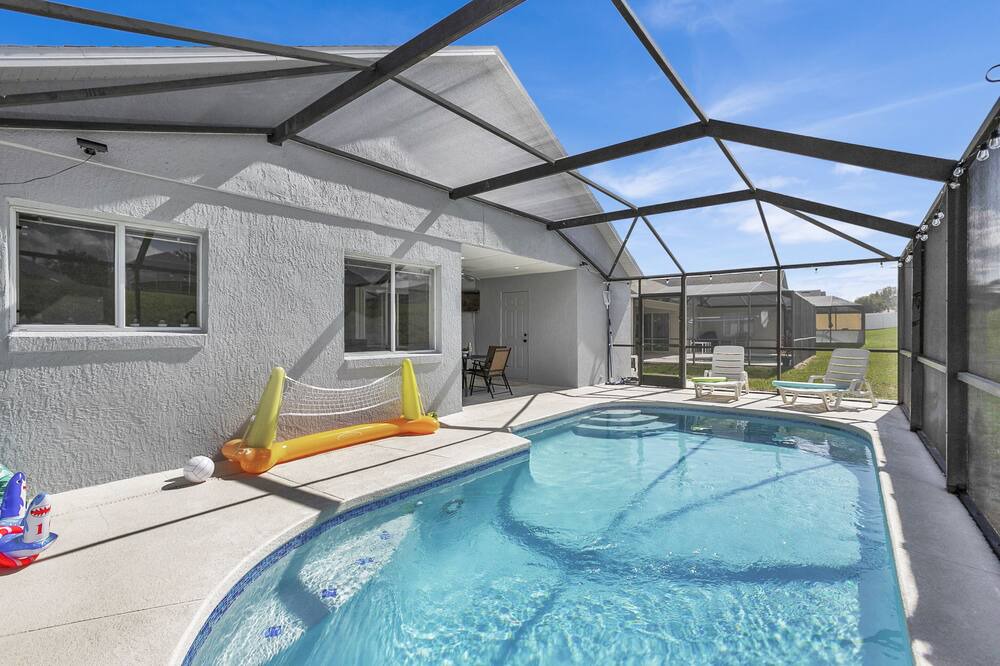 Photo of Outdoor in Hillcrest Estates