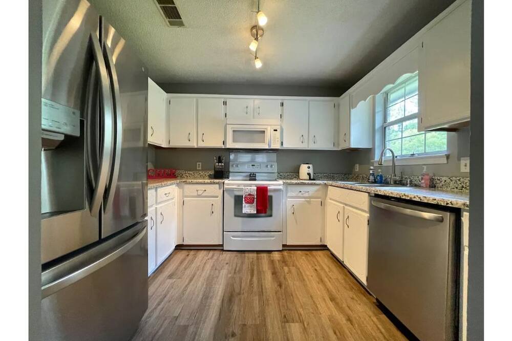 Photo of Kitchen in Walthourville