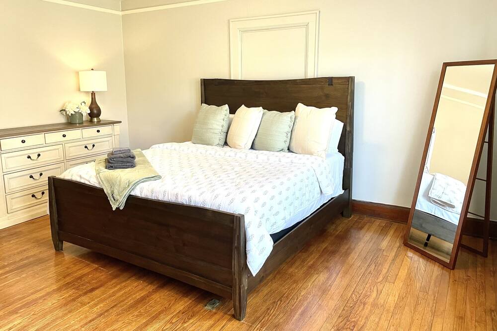 Photo of Bedroom in Anderson