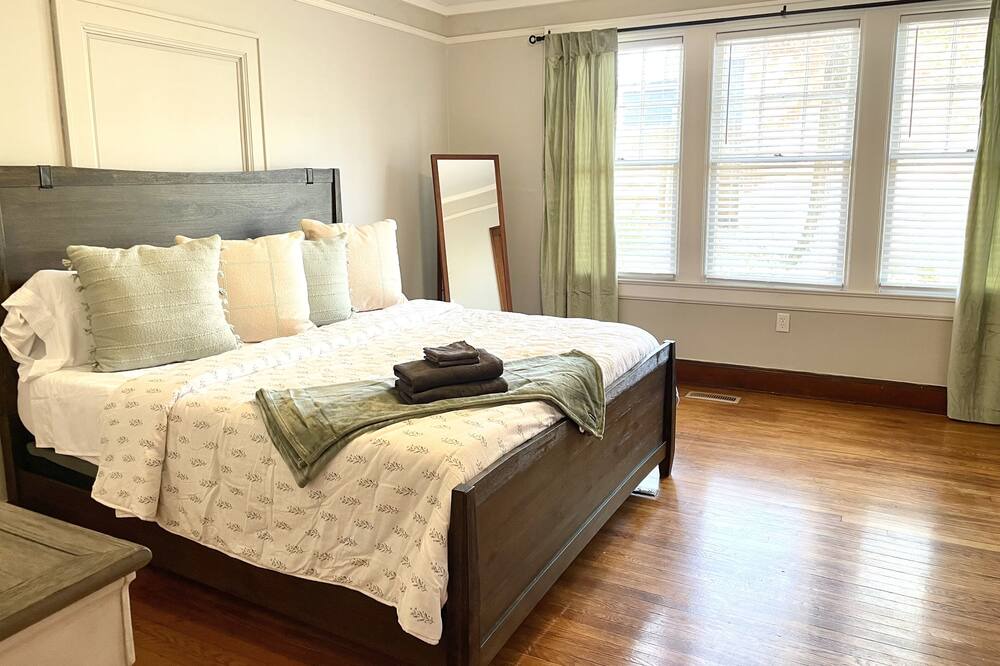 Photo of Bedroom in Anderson