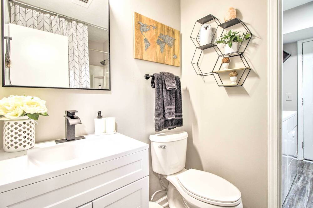 Photo of Bathroom in Hinesville
